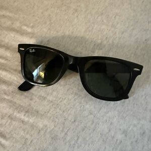 Ray Ban Wayfarer glasses